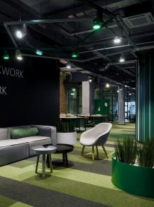 Co-working Space: Không gian rộng lớn năng động, sáng tạo.