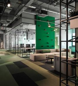 Co-working Space: Không gian rộng lớn năng động, sáng tạo.