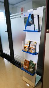 Kệ trưng bày Brochure - Tạp chí